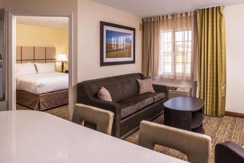 candlewood suites kansas city speedway by ihg