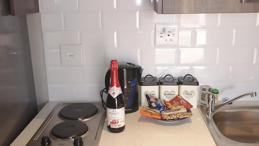 immaculate clean and beautiful