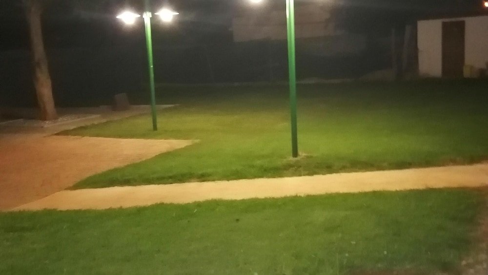 immaculate clean and beautiful