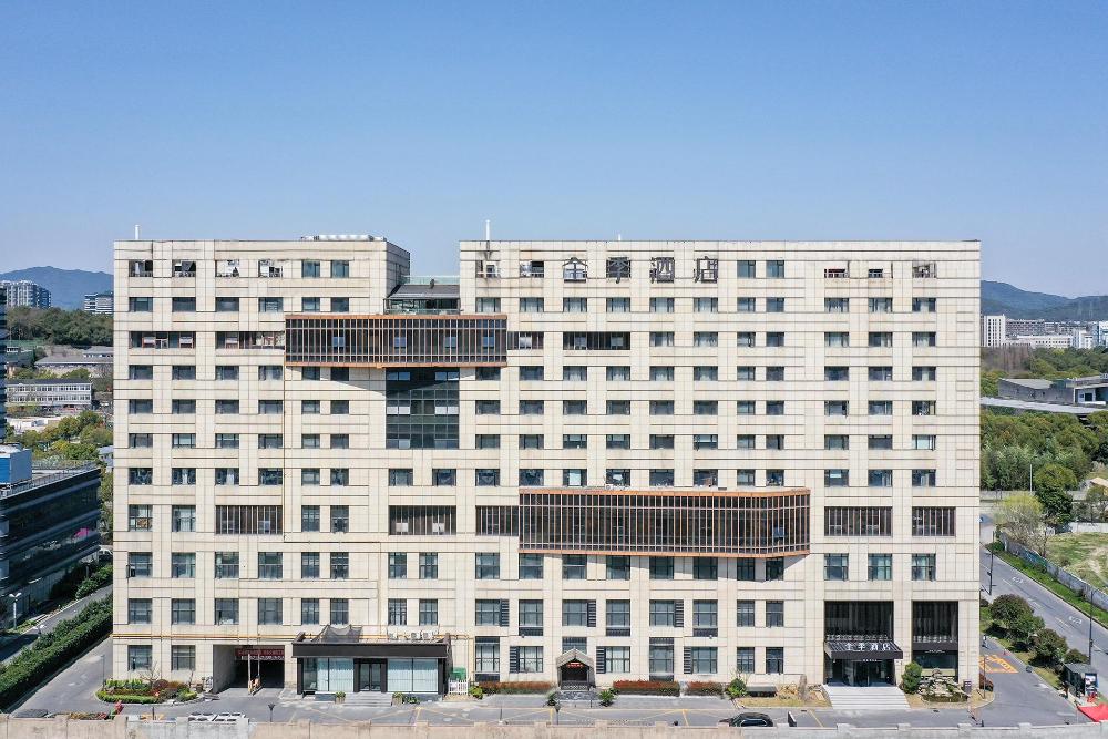 ji hotel hangzhou zhuantang academy of fine arts b