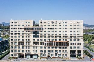 ji hotel hangzhou zhuantang academy of fine arts b
