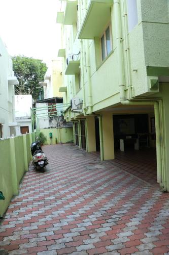 swarna sudarshan serviced apartmetns adyar