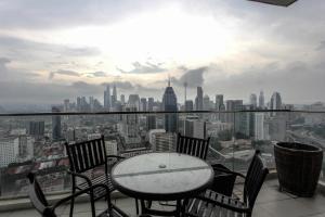 regalia residence the sky pool suite