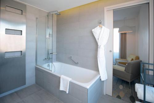 renaissance aix en provence hotel