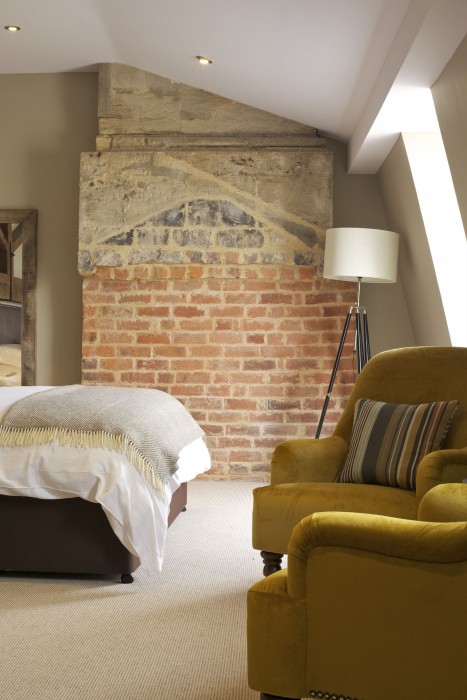 Kings Head Hotel,Cirencester>>Bristol,4 star