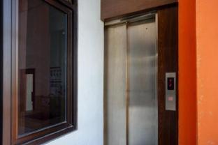 reddoorz plus near ciputra mall simpang lima 2