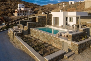 eos villa with private jacuzzi