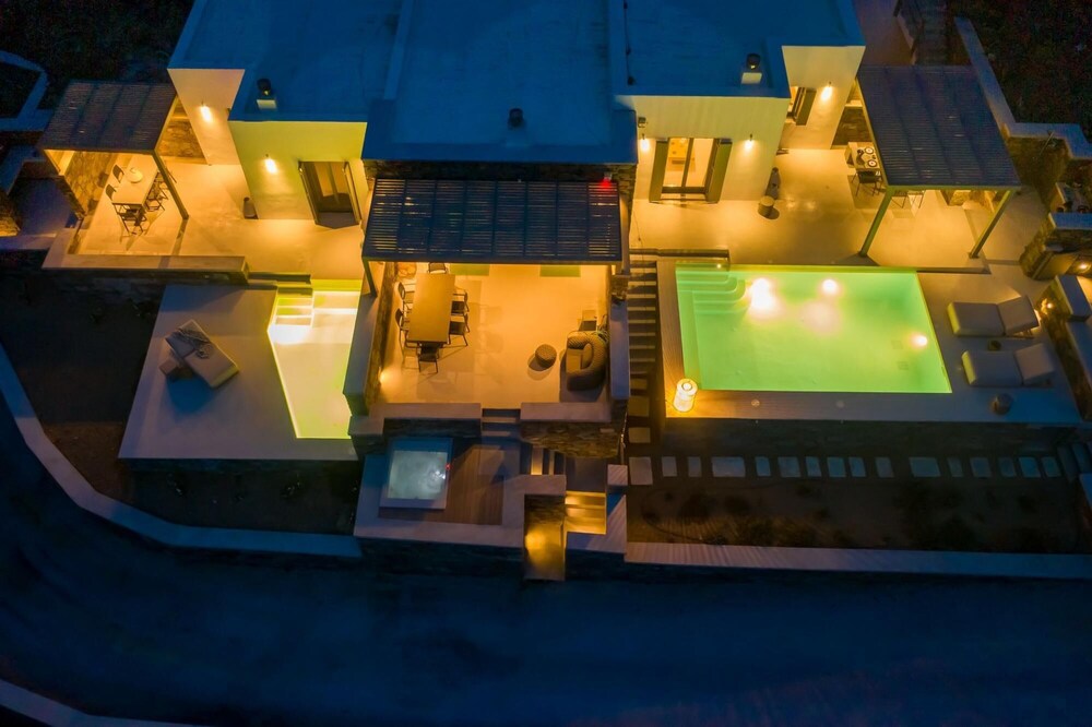 eos villa with private jacuzzi