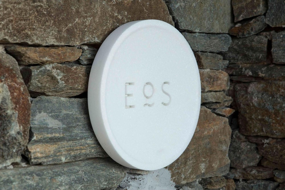 eos villa with private jacuzzi