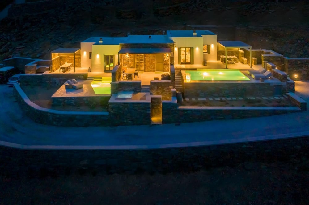 eos villa with private jacuzzi