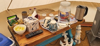 campsite the ring pub glamping pods