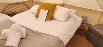 campsite the ring pub glamping pods