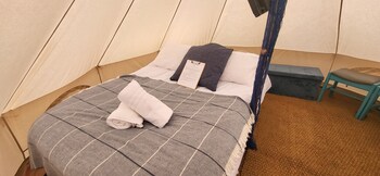 campsite the ring pub glamping pods