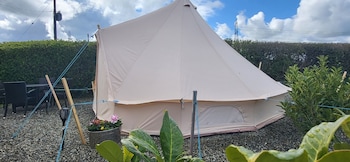 campsite the ring pub glamping pods