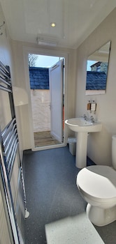 campsite the ring pub glamping pods