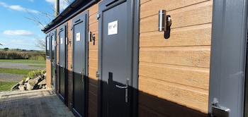 campsite the ring pub glamping pods