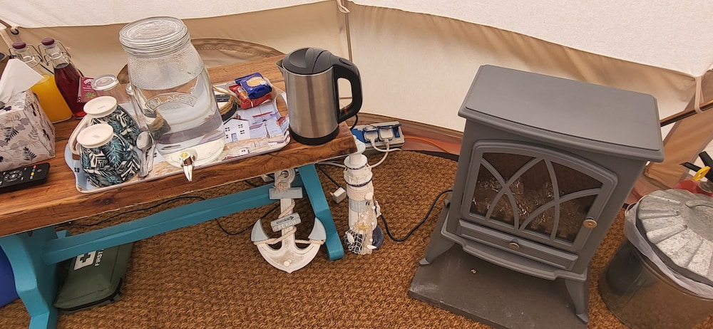 campsite the ring pub glamping pods