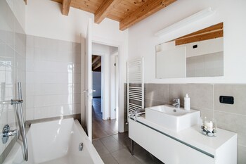 white attic by myhomeincomo