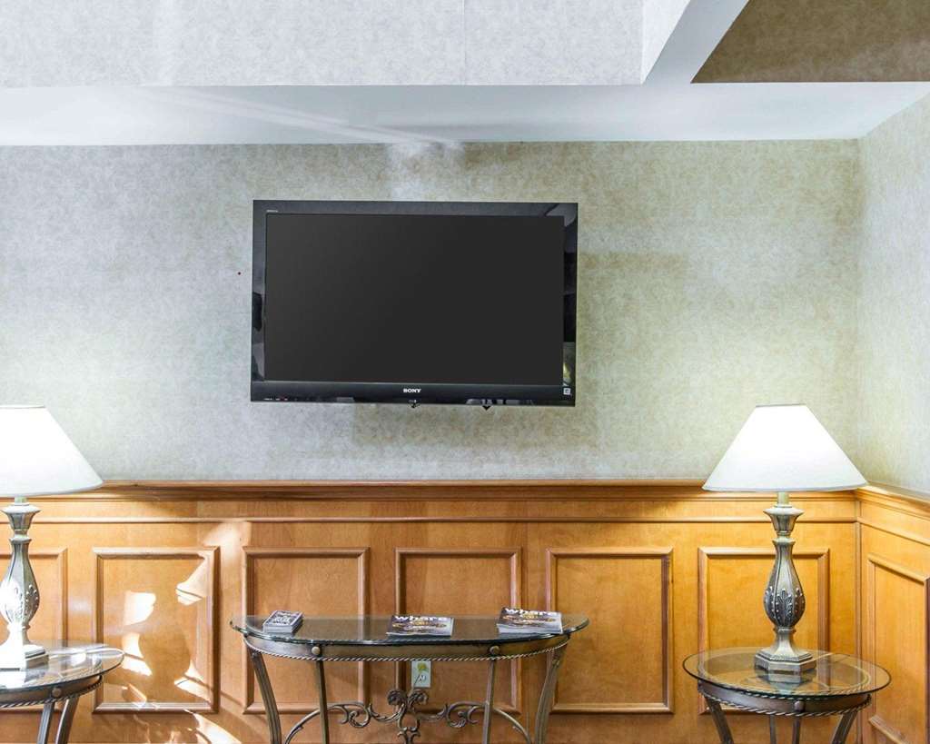 comfort suites airport