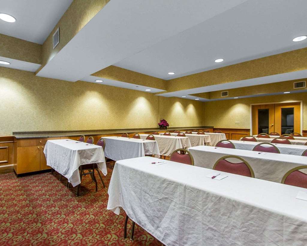 comfort suites airport