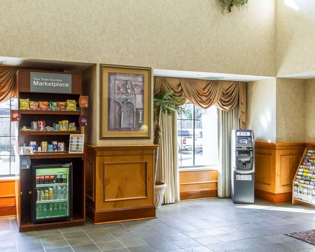 comfort suites airport