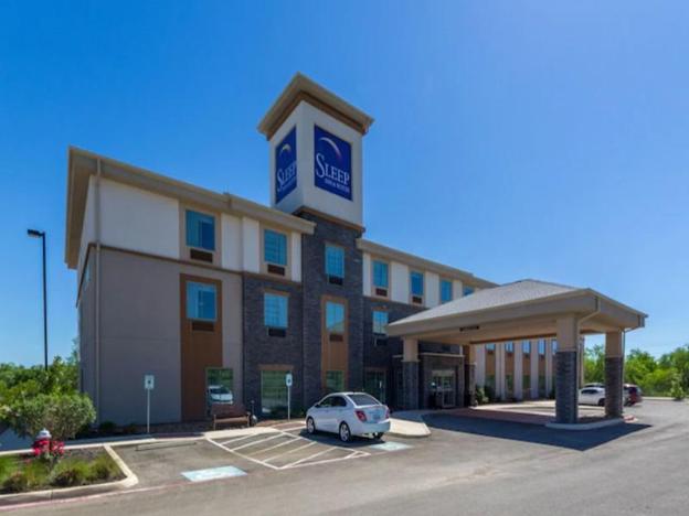 sleep inn and suites jourdanton pleasanton