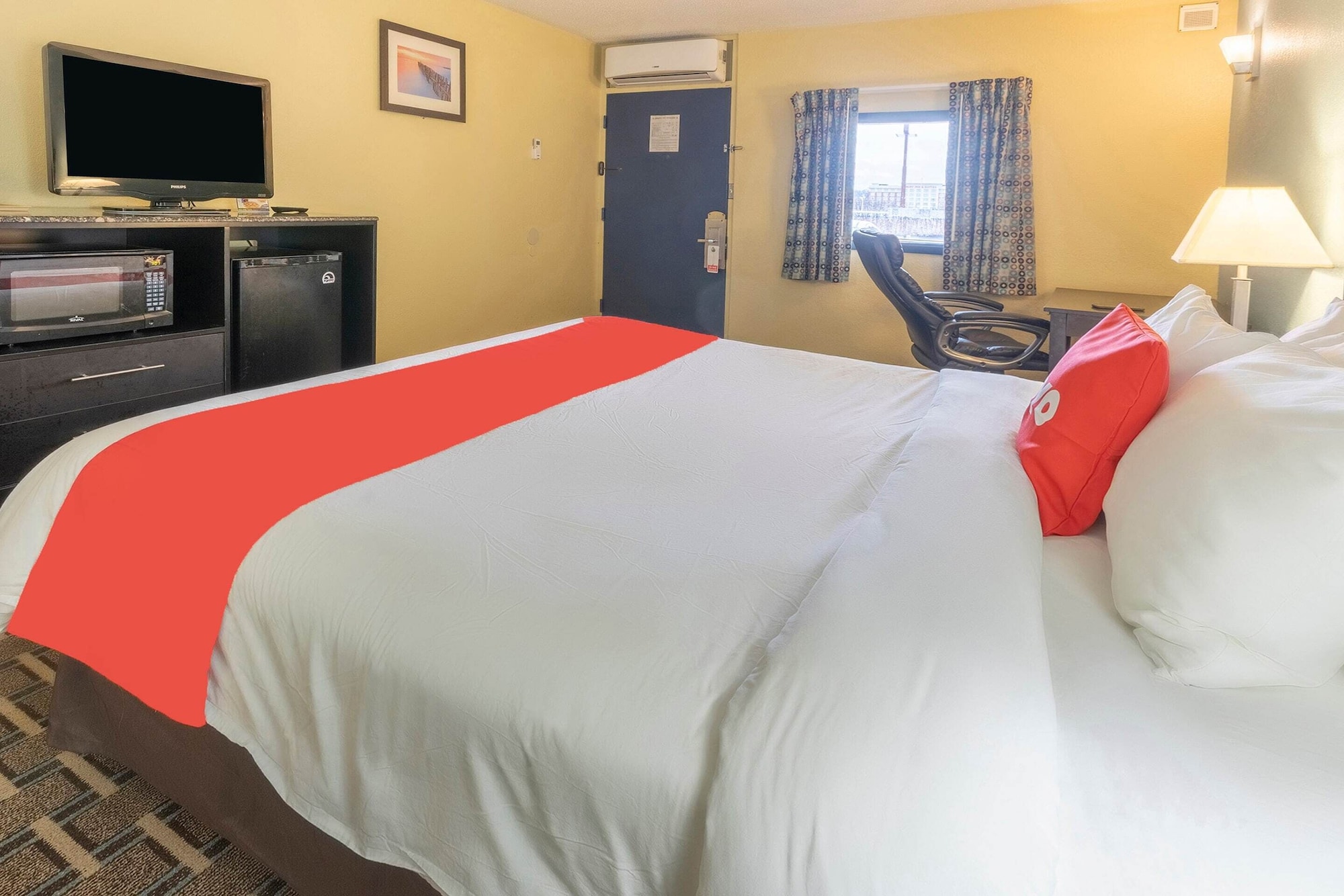 oyo hotel knoxville tn cedar bluff i 40