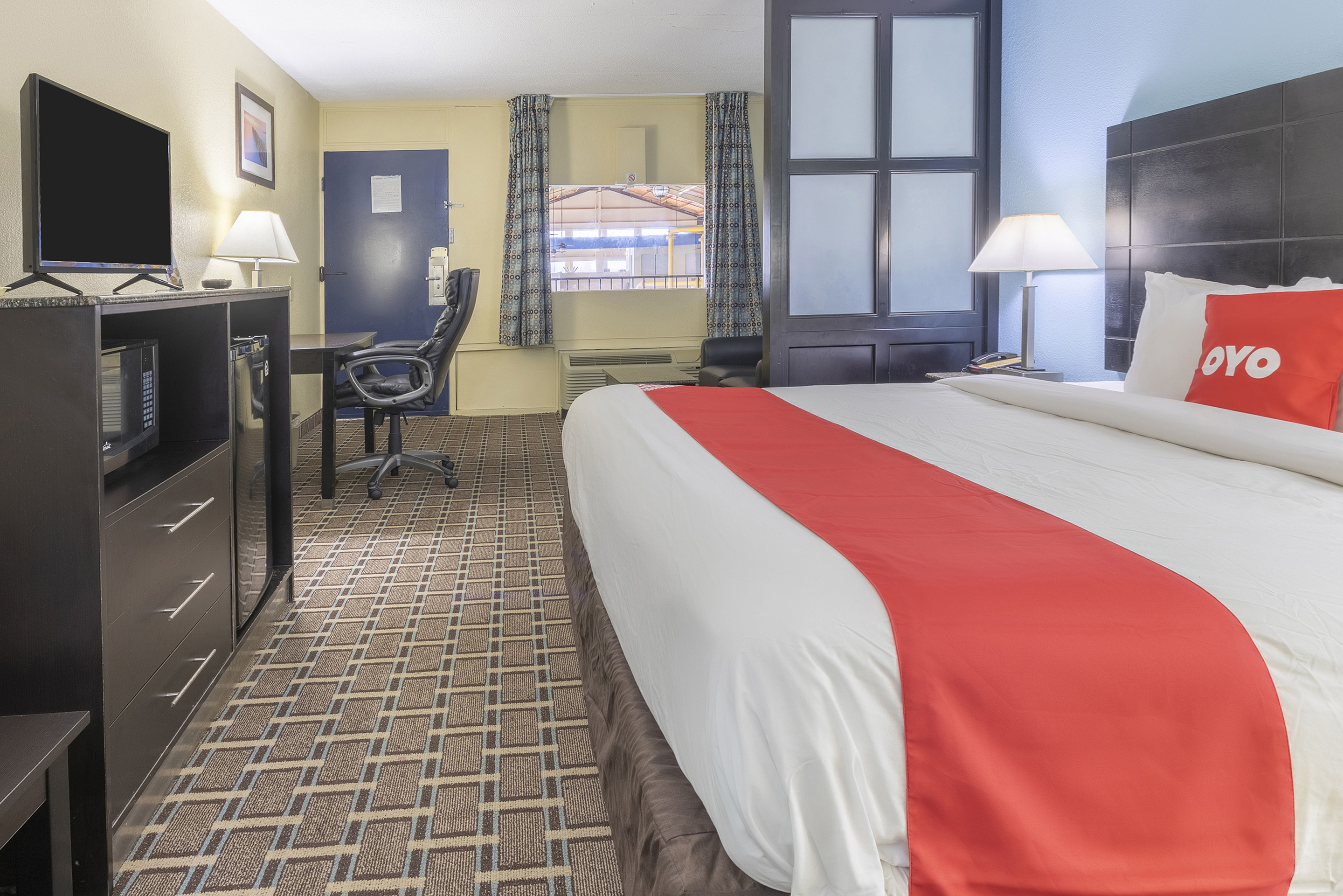 oyo hotel knoxville tn cedar bluff i 40