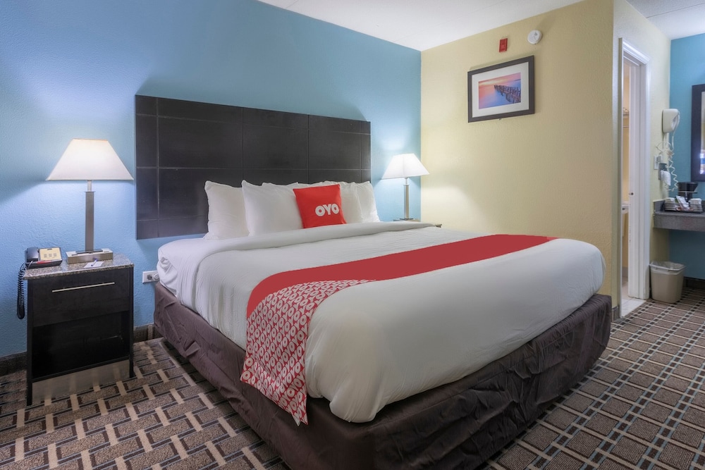 oyo hotel knoxville tn cedar bluff i 40