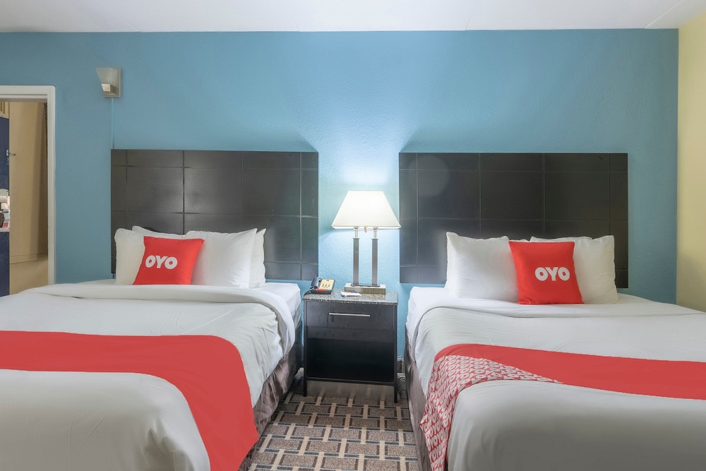oyo hotel knoxville tn cedar bluff i 40