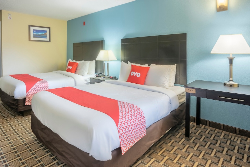 oyo hotel knoxville tn cedar bluff i 40