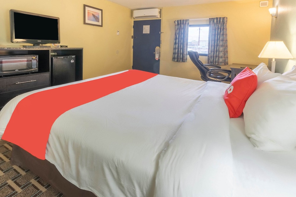oyo hotel knoxville tn cedar bluff i 40