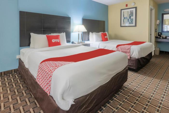 oyo hotel knoxville tn cedar bluff i 40