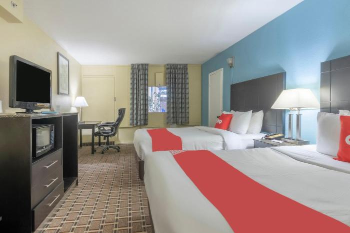 oyo hotel knoxville tn cedar bluff i 40