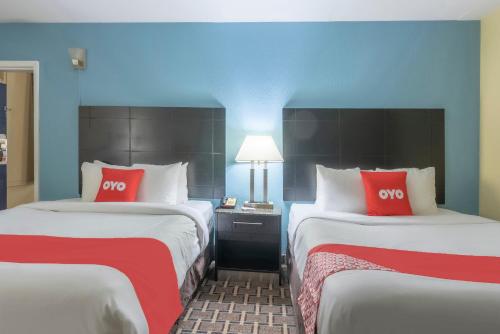 oyo hotel knoxville tn cedar bluff i 40