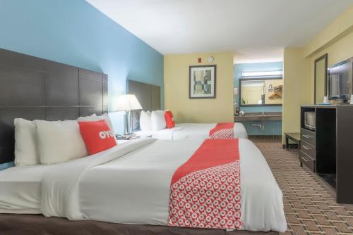 oyo hotel knoxville tn cedar bluff i 40