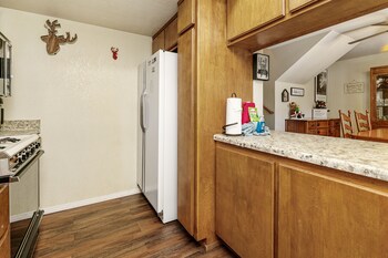 Bear Creek Inn,Big Bear Lake>>Big Bear City,3 star
