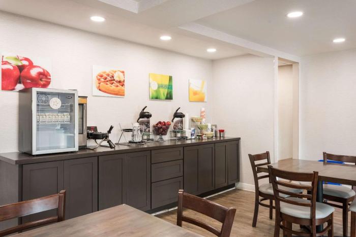 super 8 by wyndham gastonia