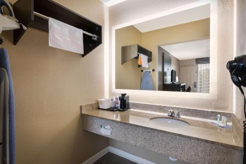 super 8 by wyndham gastonia