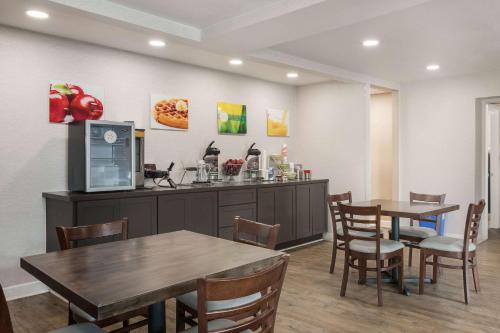 super 8 by wyndham gastonia