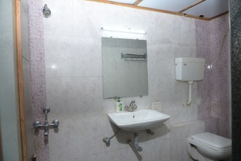 Birla Ayurveda Nashik Stay Center,,2 star