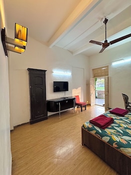 Birla Ayurveda Nashik Stay Center,,2 star