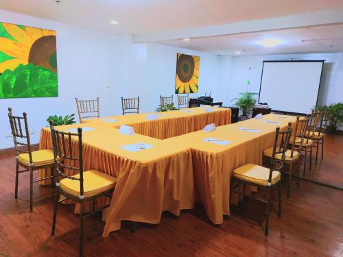 tagaytay hotel sixb