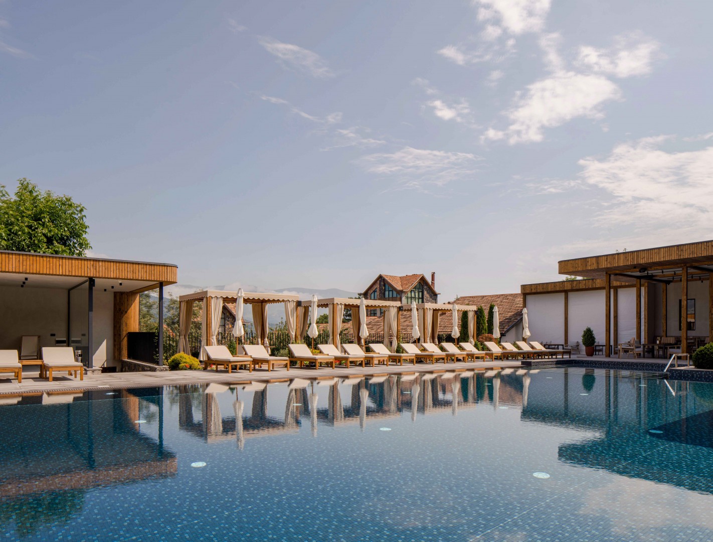 dilijani tun hotel and restaurant