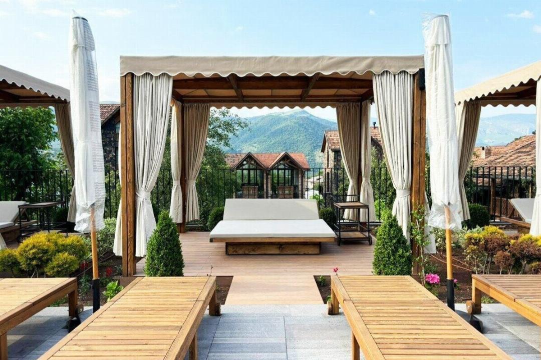dilijani tun hotel and restaurant