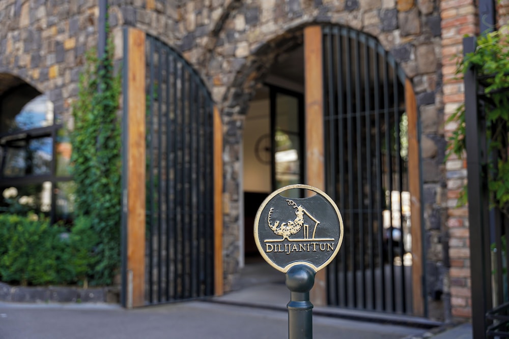 dilijani tun hotel and restaurant