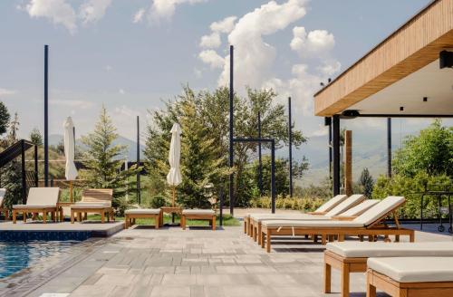 dilijani tun hotel and restaurant