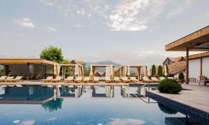 dilijani tun hotel and restaurant