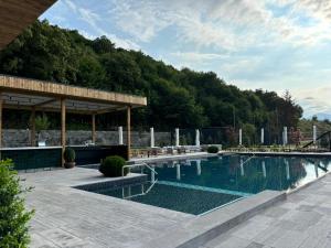 dilijani tun hotel and restaurant
