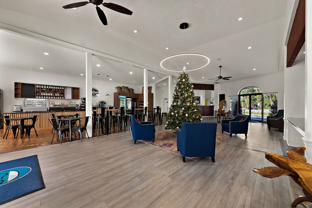 paddletail waterfront lodge trademark collection by wyndham